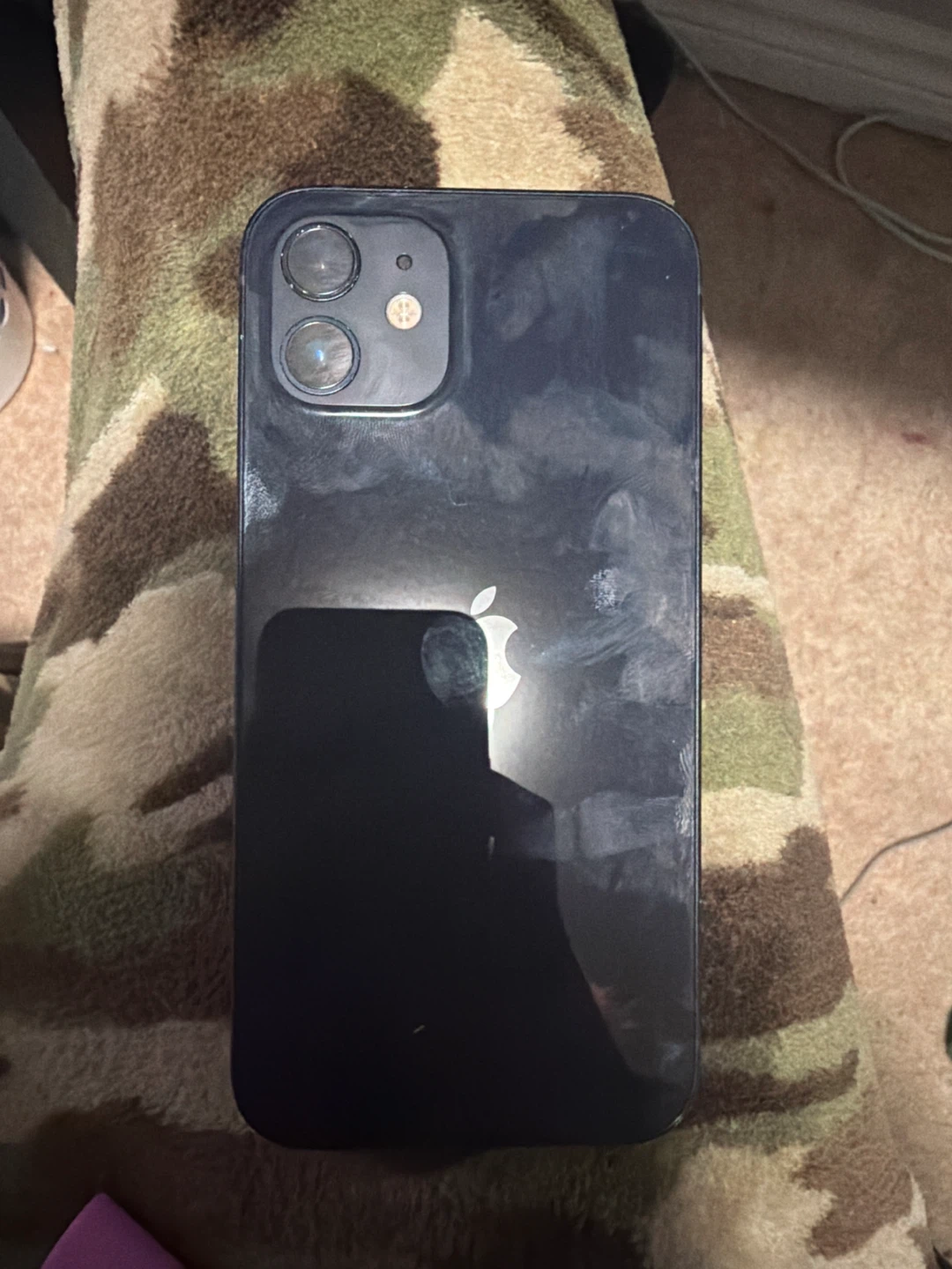 iPhone 12 - photo 3