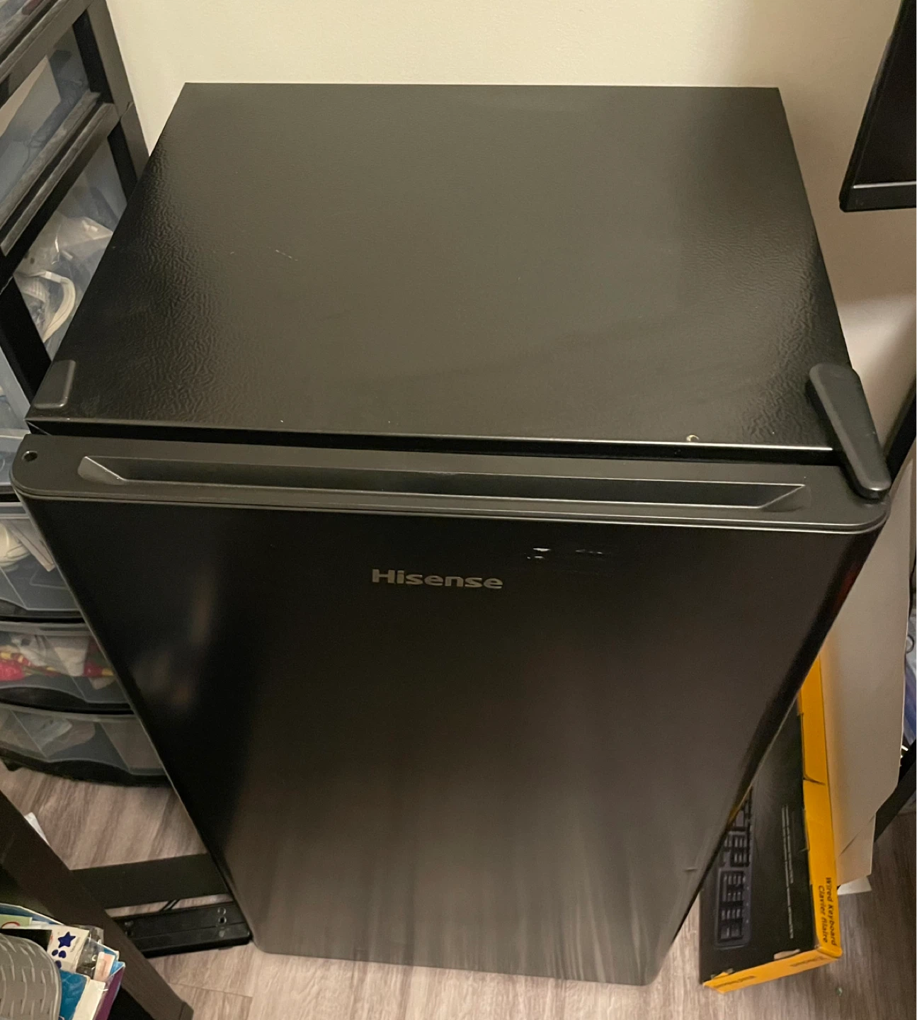 Hisense Black Mini-Fridge - photo 3