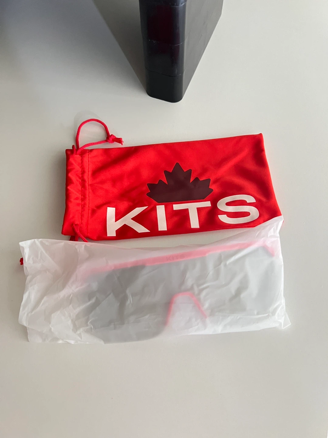 Kits Sunglasses with Red Pouch - photo 3