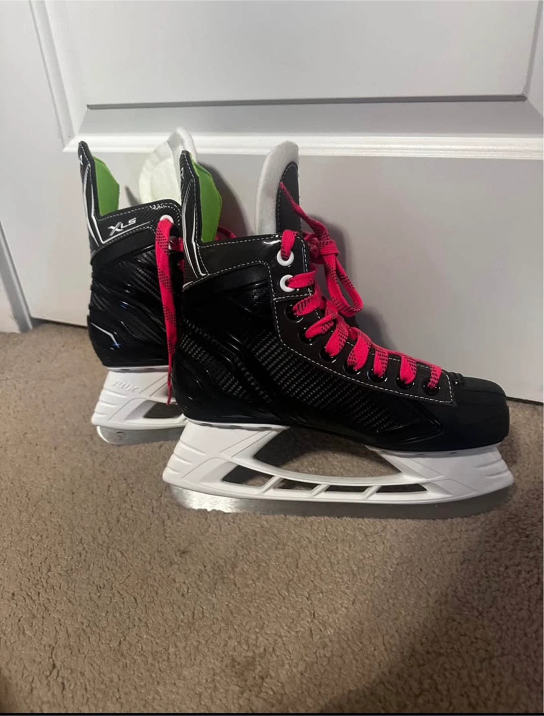 Bauer size 5 Hockey Skates