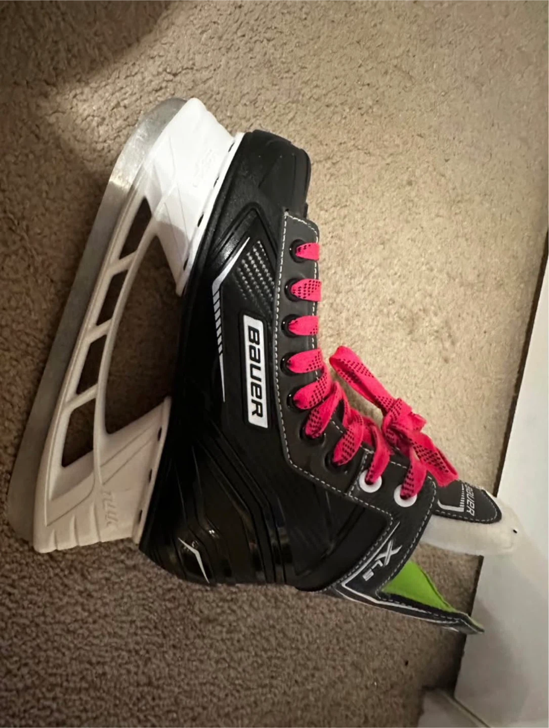 Bauer size 5 Hockey Skates - photo 4