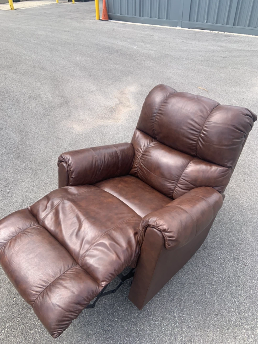 Brown Leather Recliner Chair - photo 5