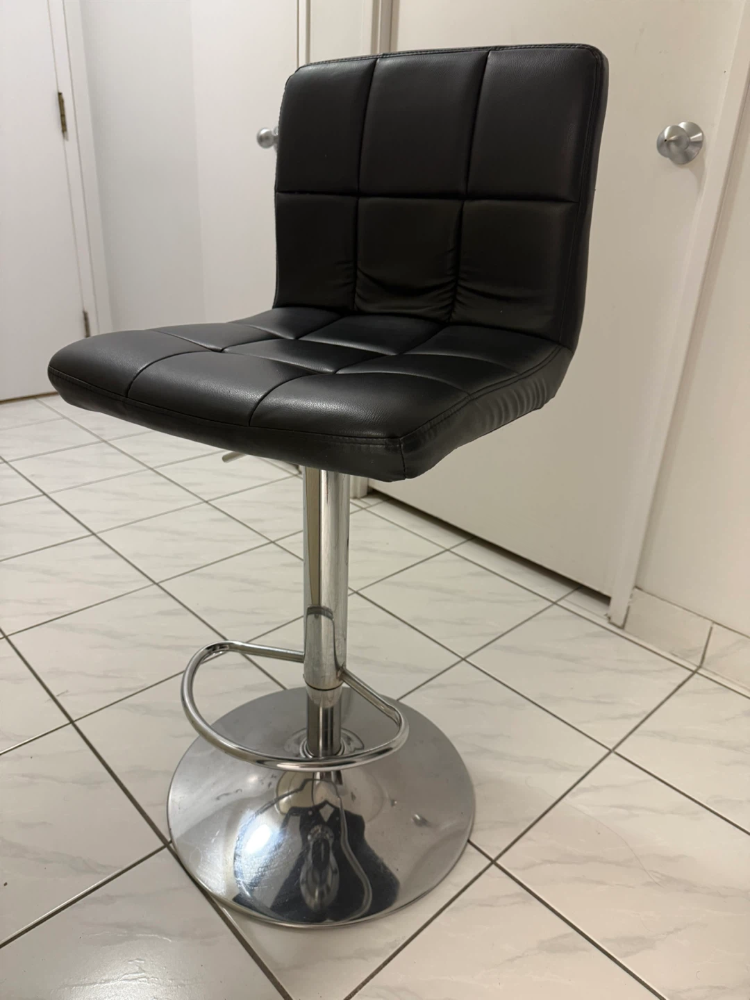 Black adjustable bar stool - photo 4