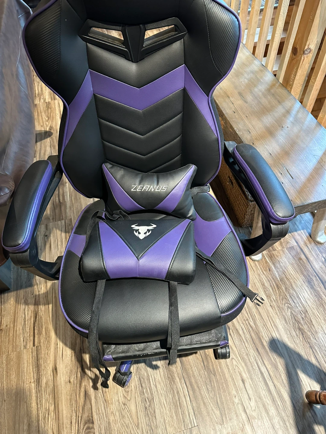 ZEFNUS Gaming Chair - Black & Purple