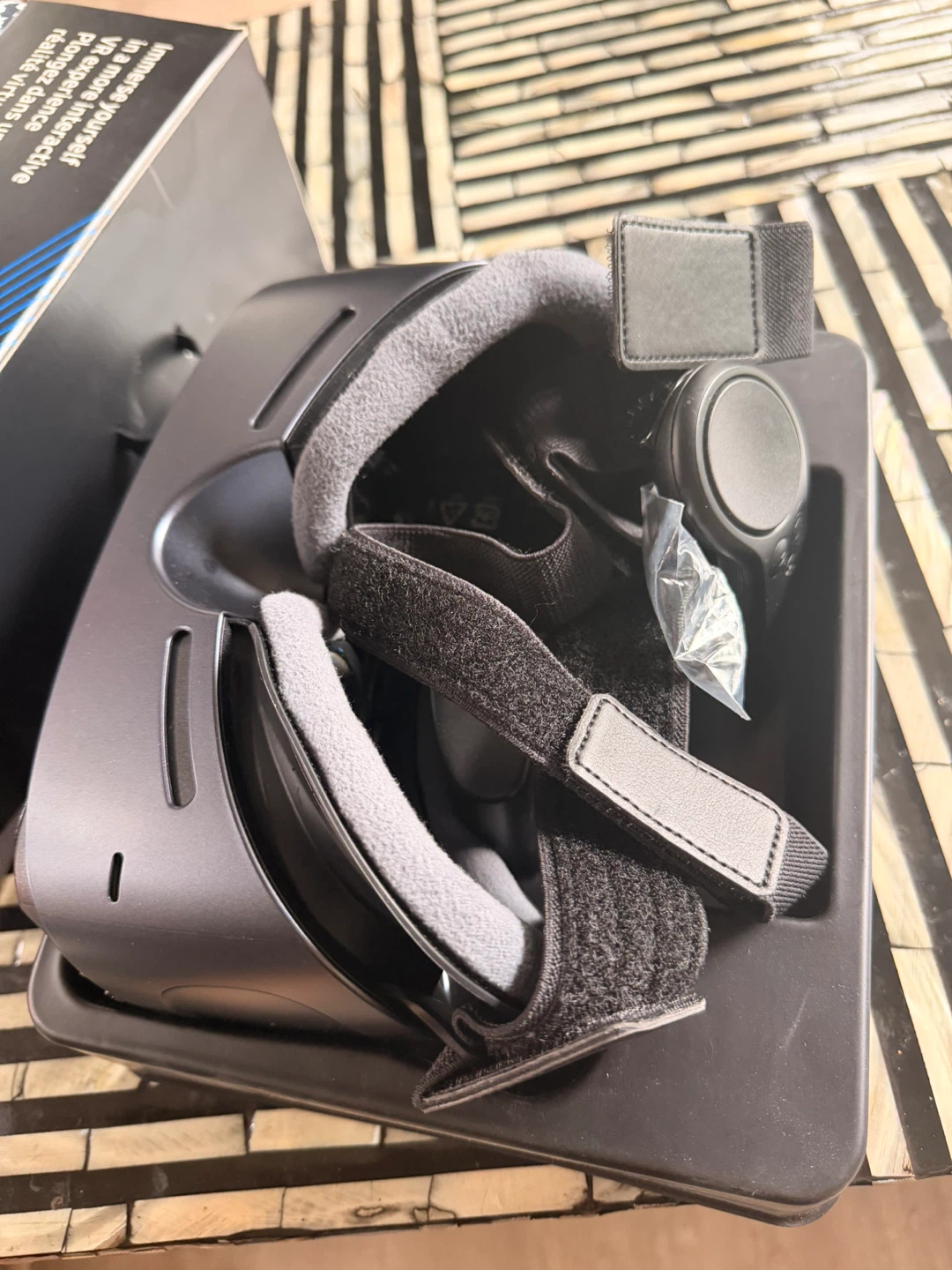 Samsung Gear VR with Controller - photo 3