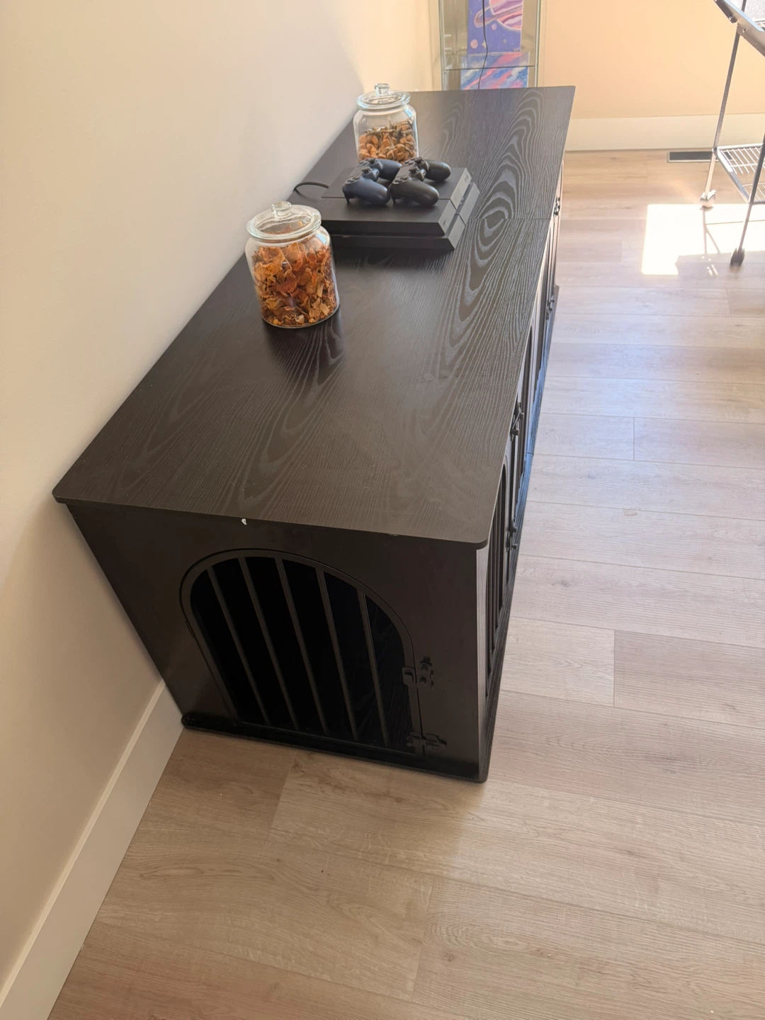 Large Dark Wood Pet Enclosure / Cabinet - photo 2