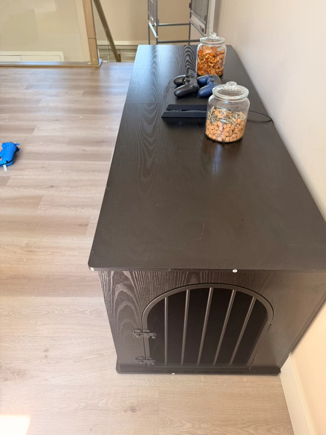 Large Dark Wood Pet Enclosure / Cabinet - photo 3
