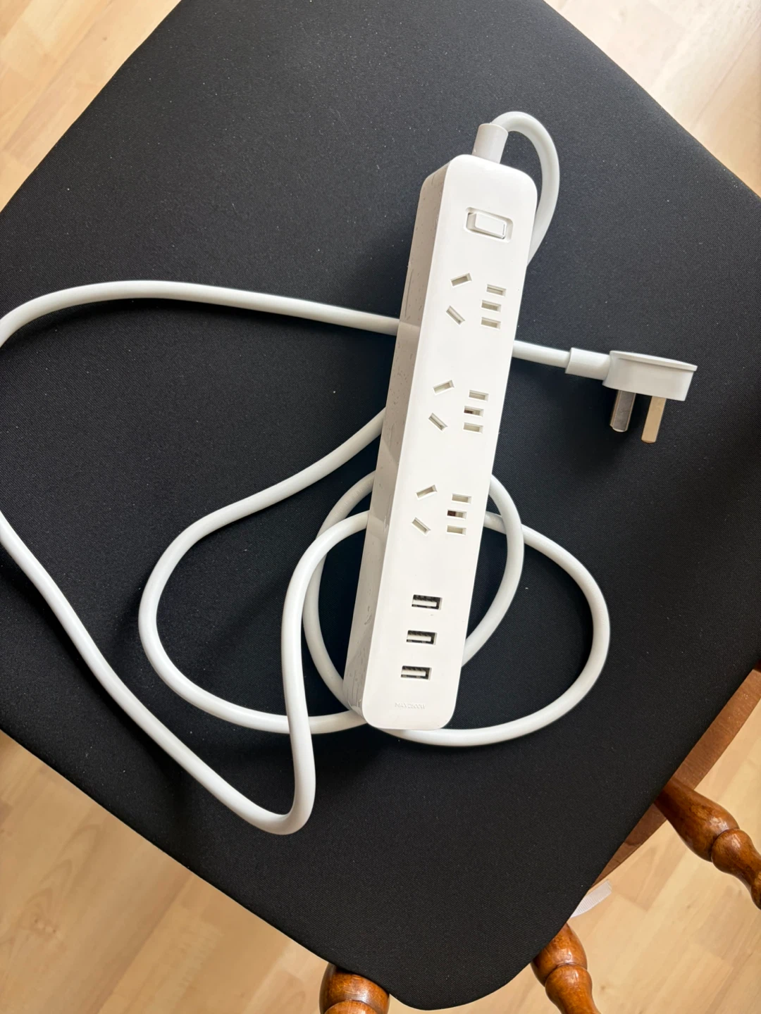 Xiaomi 3-Outlet Power Strip with USB - photo 2