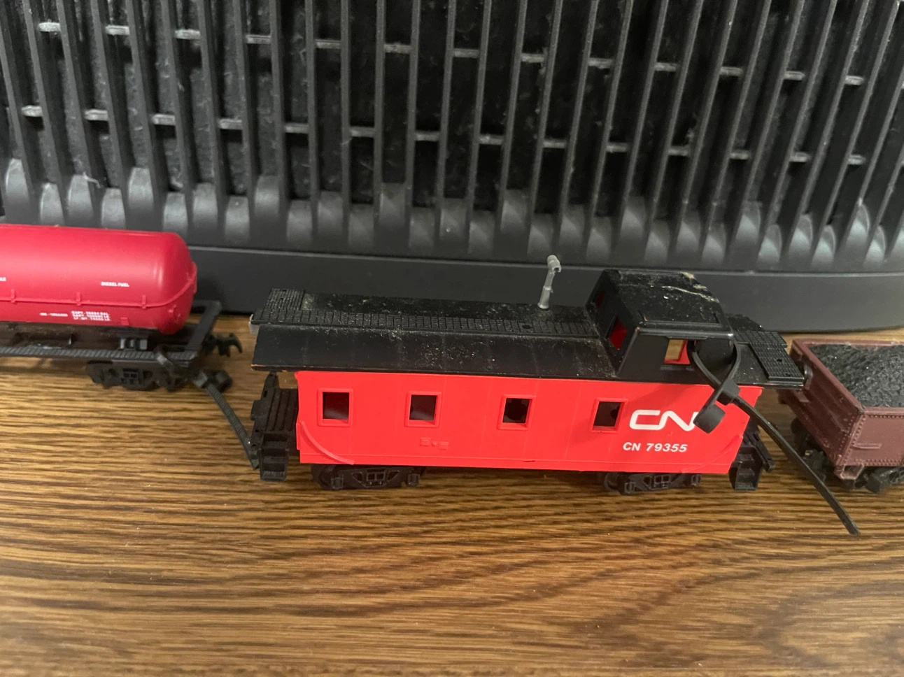 Model Train Cars (PSI, Dominion, CN Caboose) - photo 3