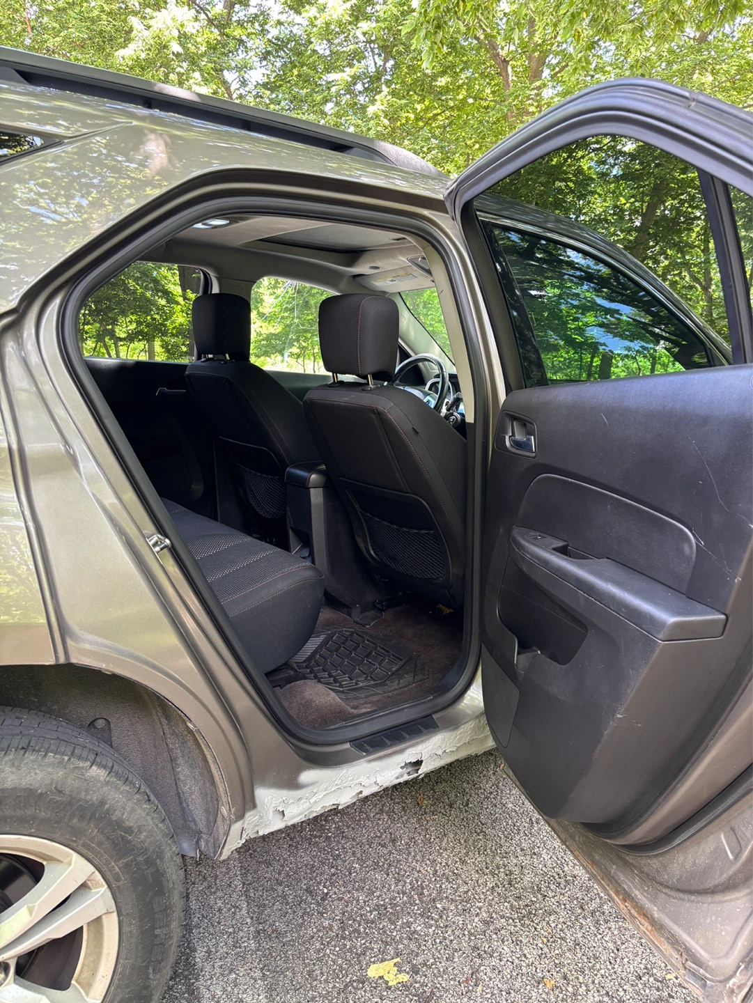 Used Chevrolet Equinox LT SUV - photo 5