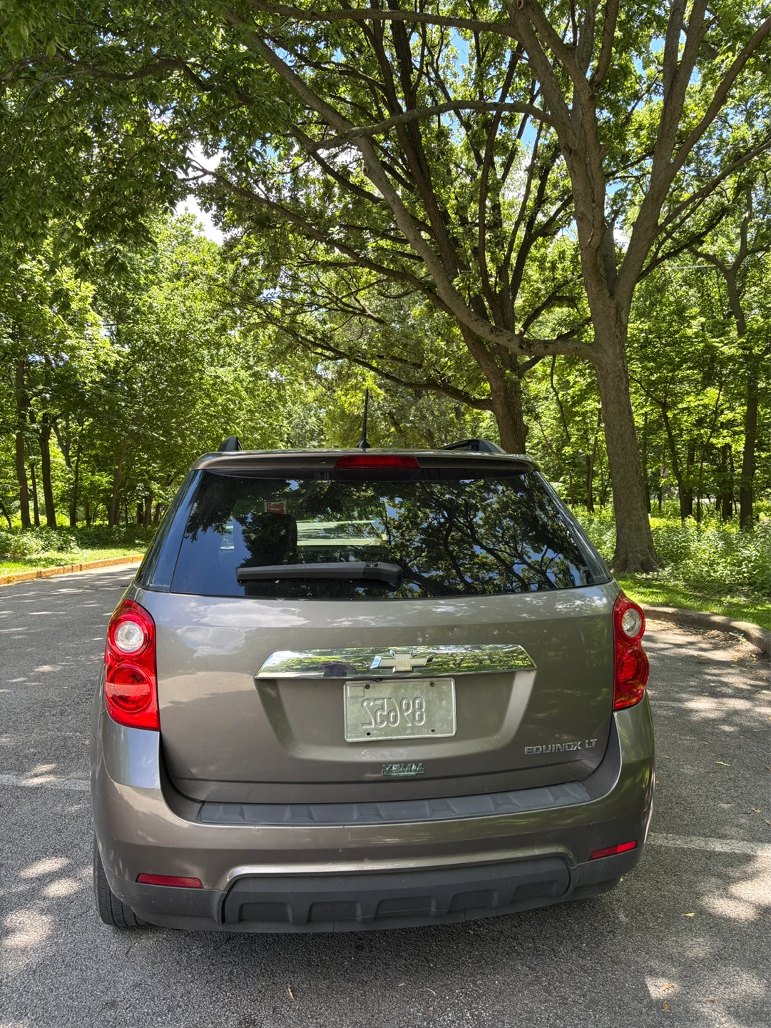 Used Chevrolet Equinox LT SUV - photo 4