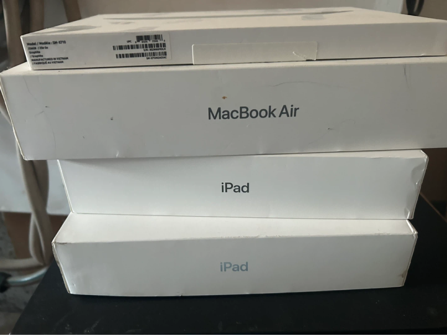 Apple MacBook Air & 2 iPads Empty Boxes