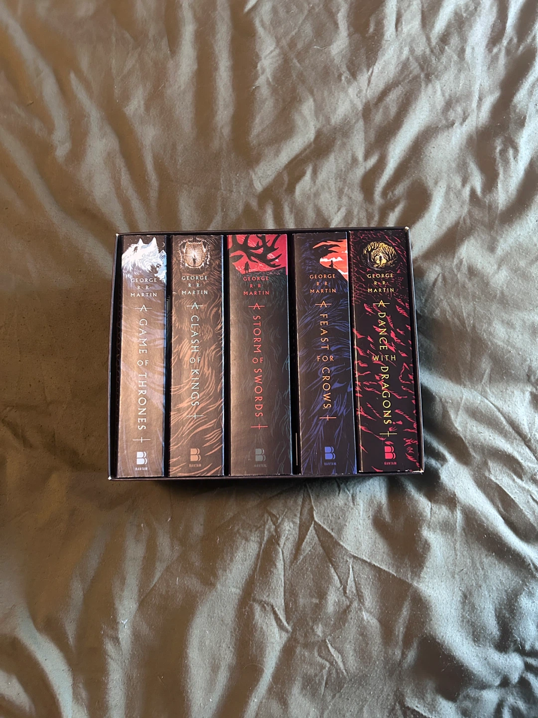A Song of Ice and Fire Book Series Box Set by George R.R. Martin