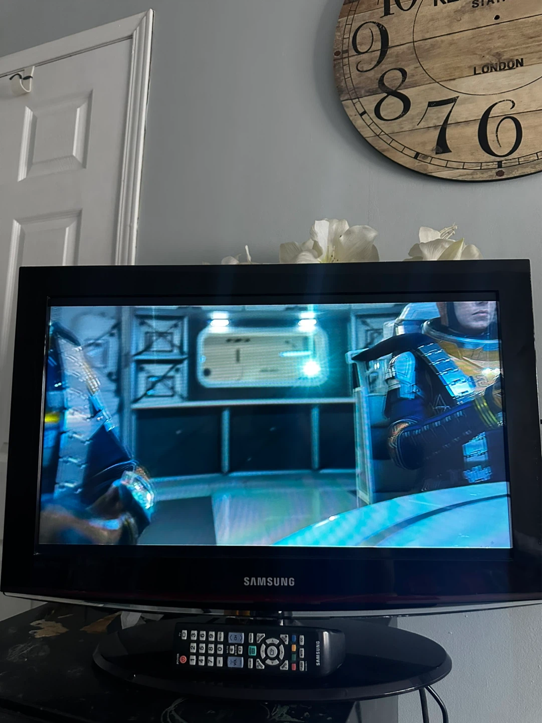 Samsung 26" Flat Screen TV - photo 3