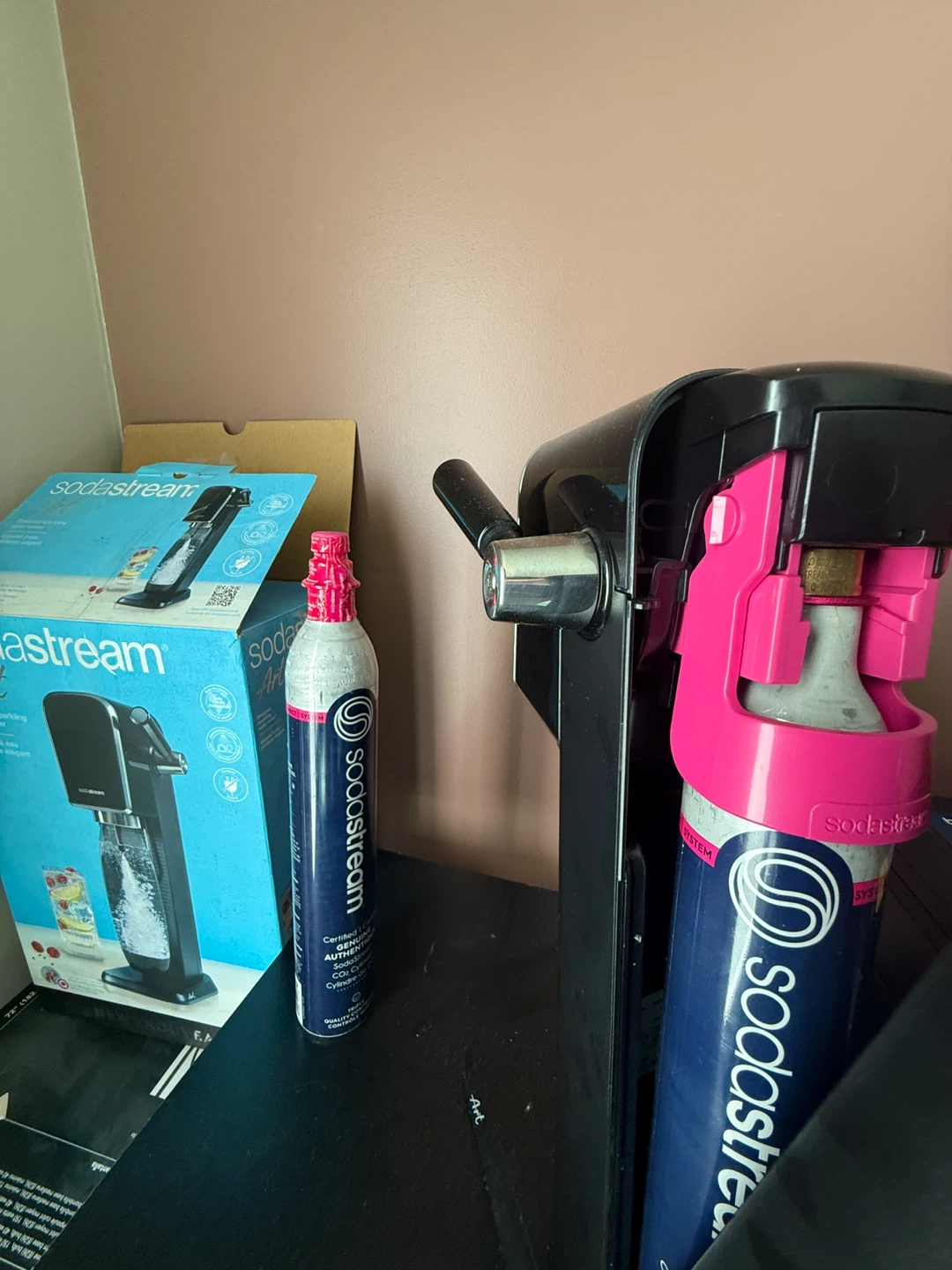 SodaStream Art + Two CO₂ Cylinders + Bottle – Like New - photo 3