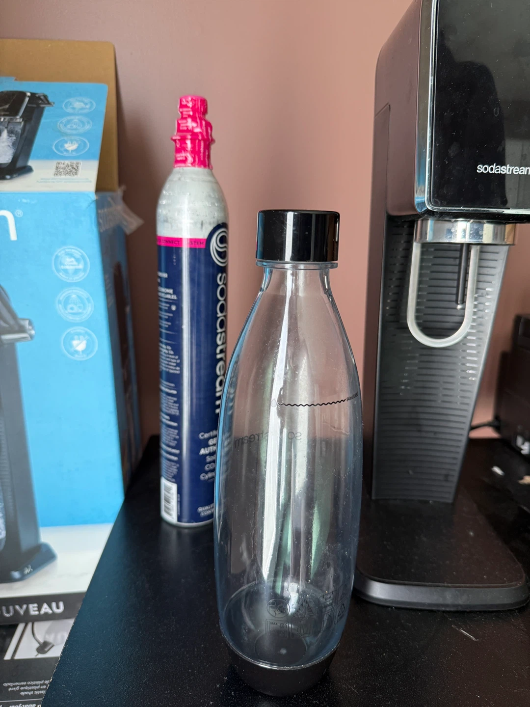 SodaStream Art + Two CO₂ Cylinders + Bottle – Like New - photo 4