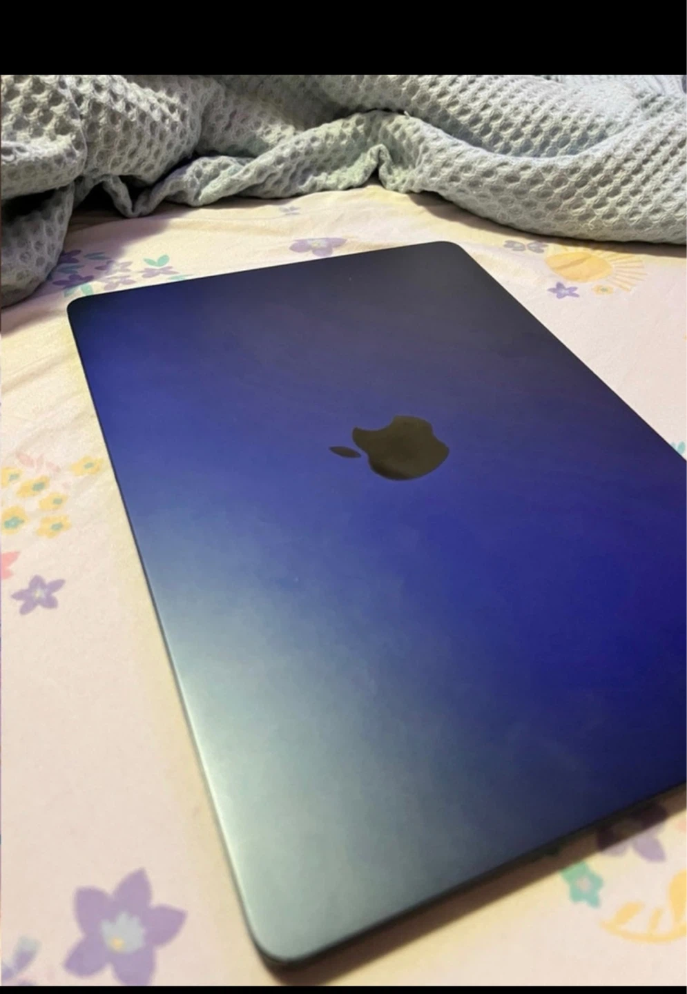 Apple MacBook Air (M2) midnight blue