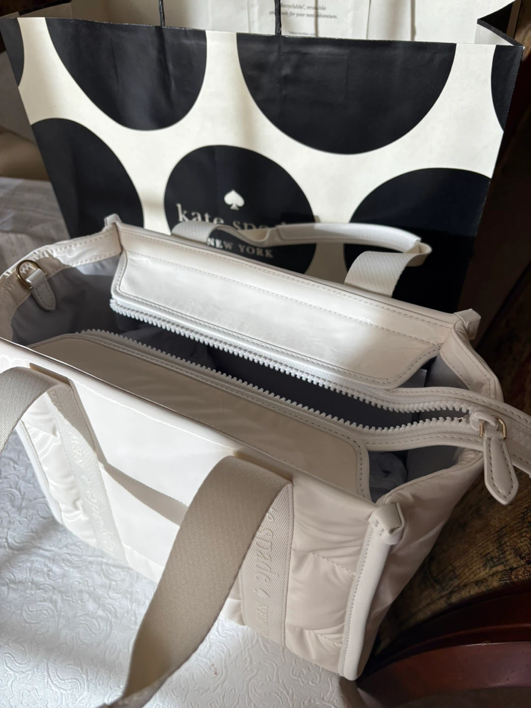 Kate Spade New York White Puffer Tote Bag - photo 3