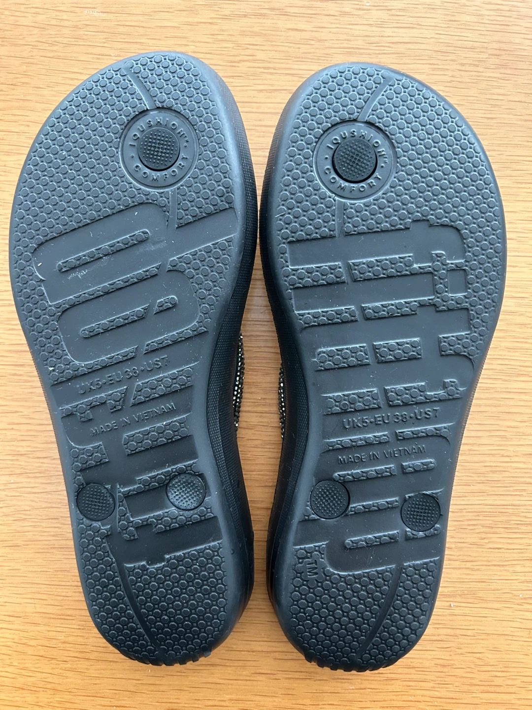 FitFlop Flip Flops Black Sparkle Thong Sandals - photo 2