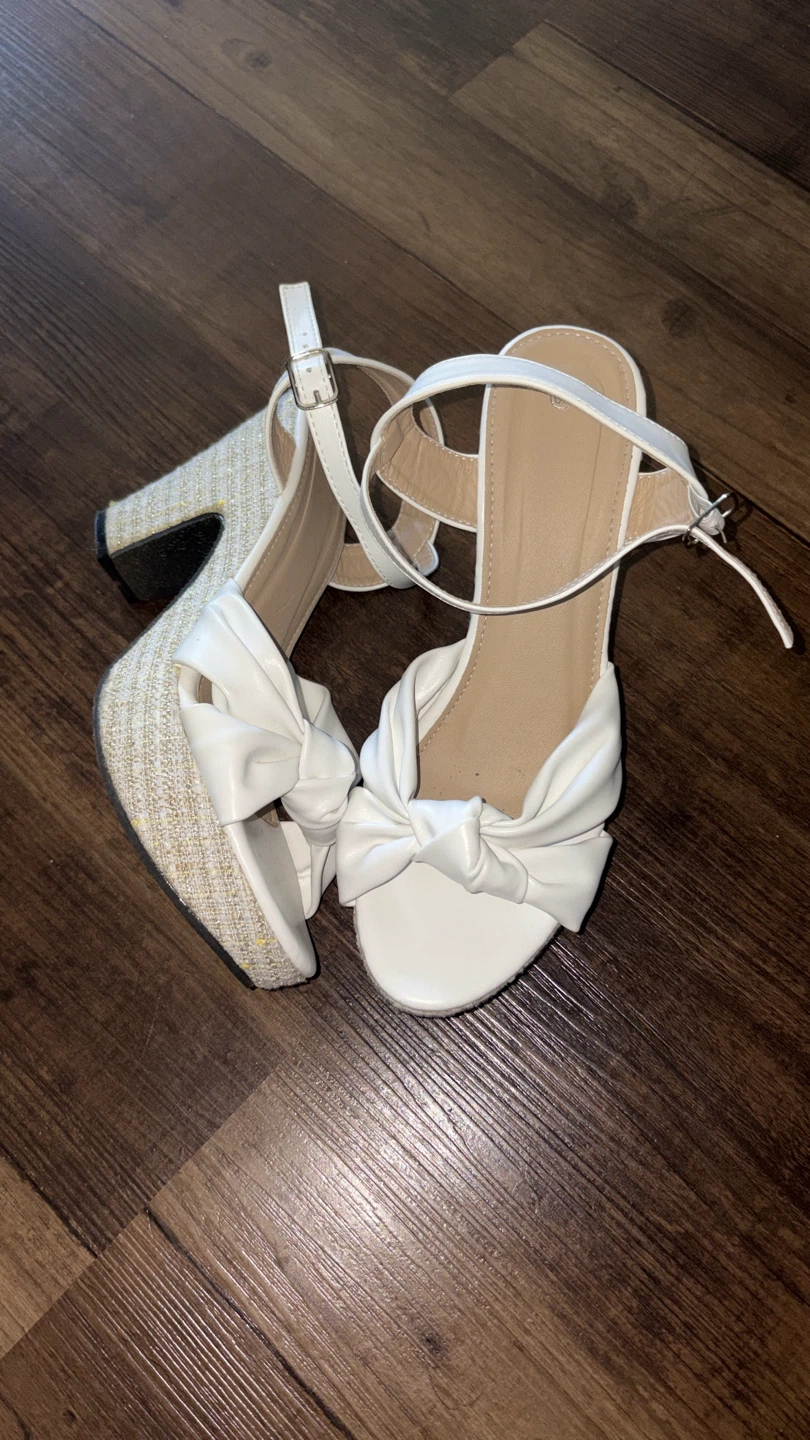 Women’s White Block Heel Sandals with Ankle Strap-Size (9)