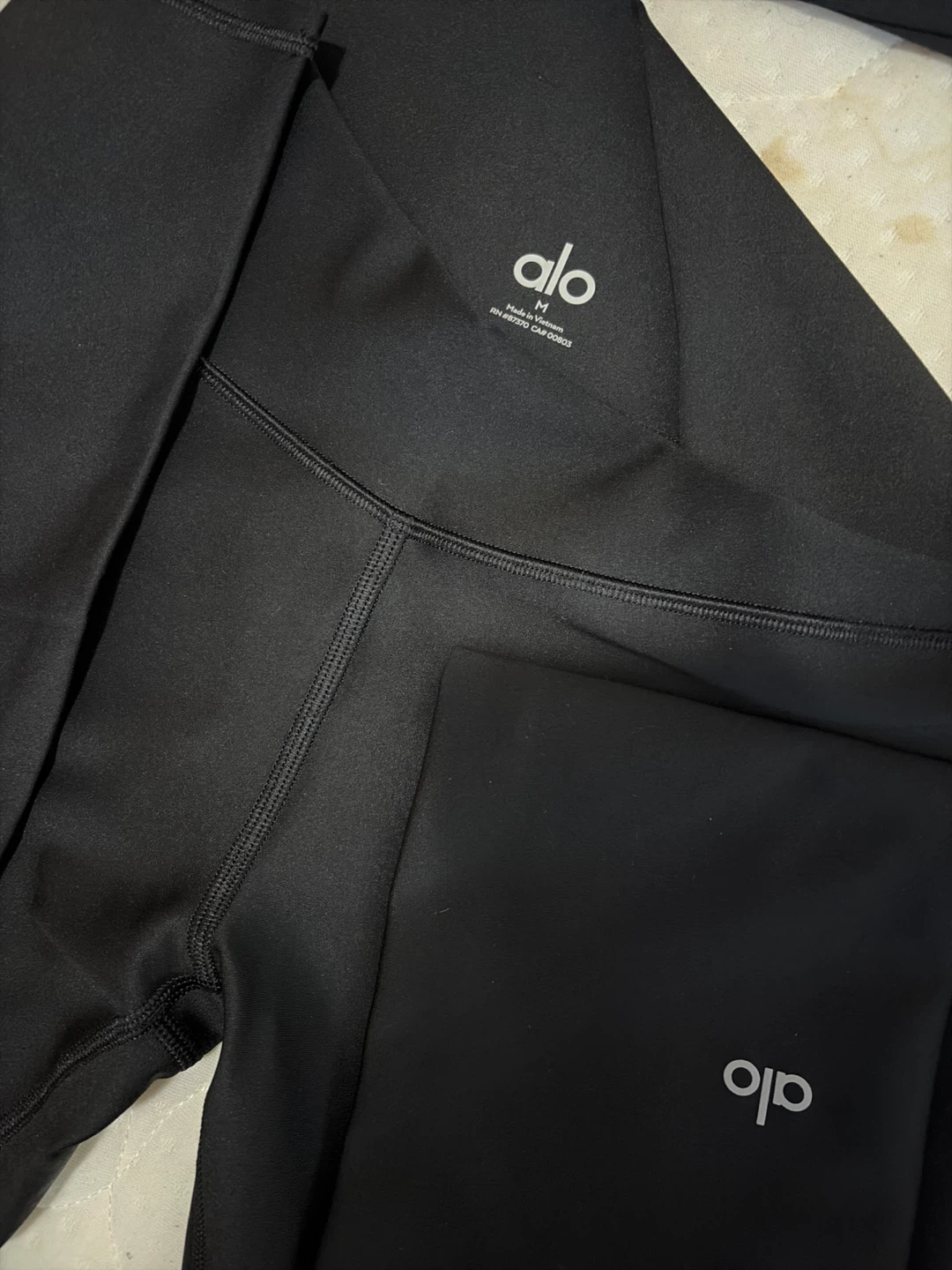 Alo Yoga Black Sports Bra and Bike Shorts Set - Size M/L - photo 2