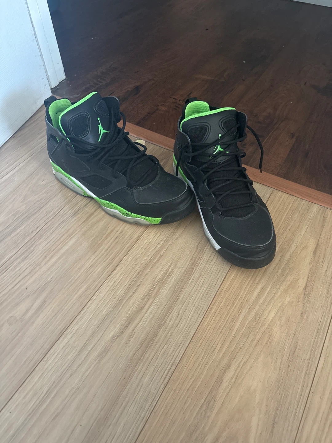 Jordan Sneakers - photo 4
