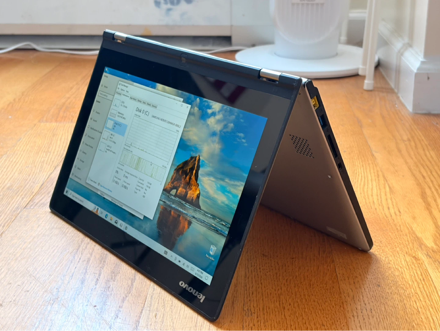 Lenovo Yoga 2 11 Laptop — i5 / SSD / Flip / Touchscreen - photo 4