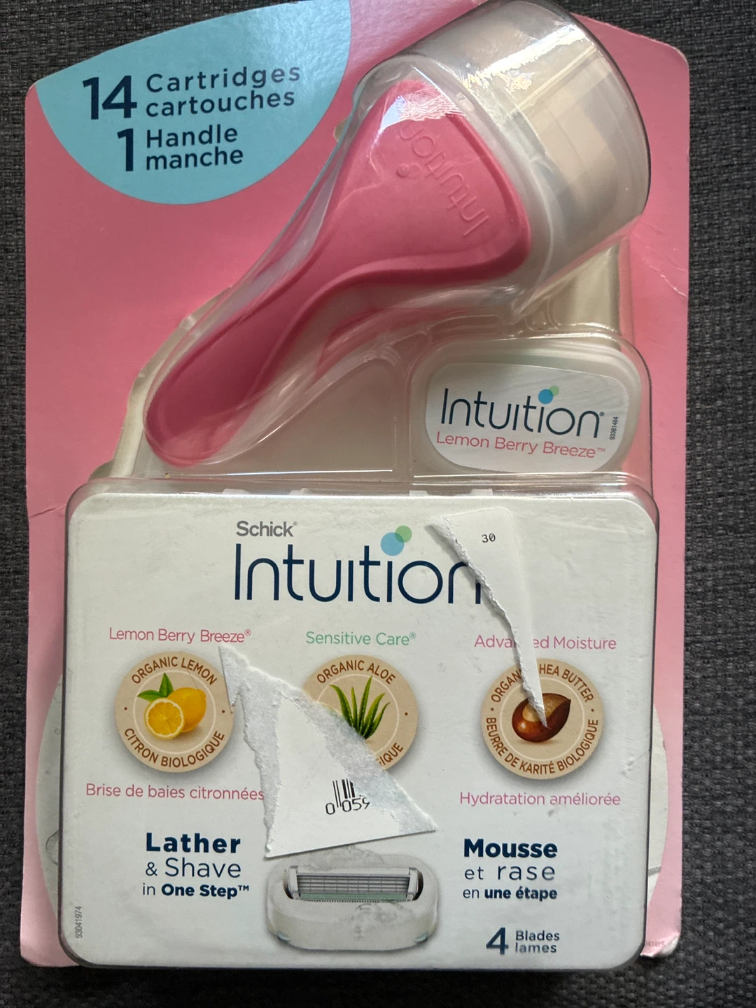 Schick Intuition Lemon Berry Breeze Razor with 14 Cartridges