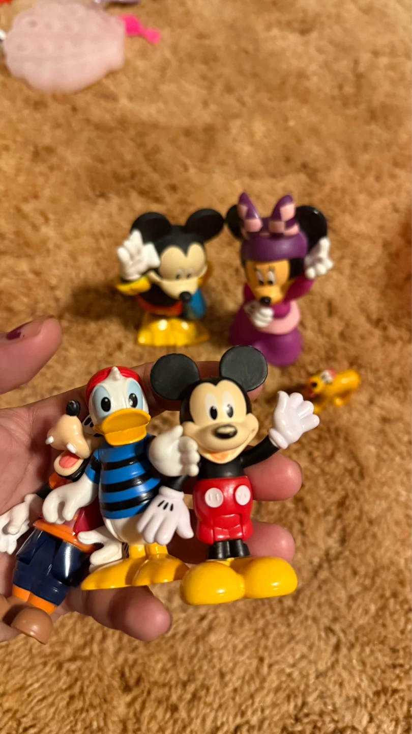 Disney  Figurines Mickey, Minnie, Pluto, Donald, Goofy set $10 - photo 2
