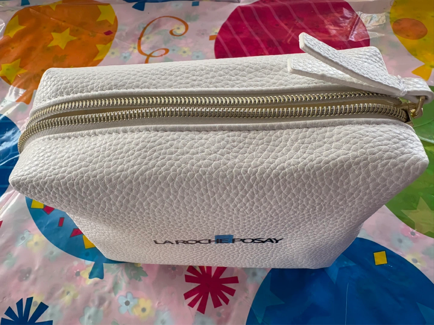A New La Roche-Posay White Cosmetic Bag - photo 2