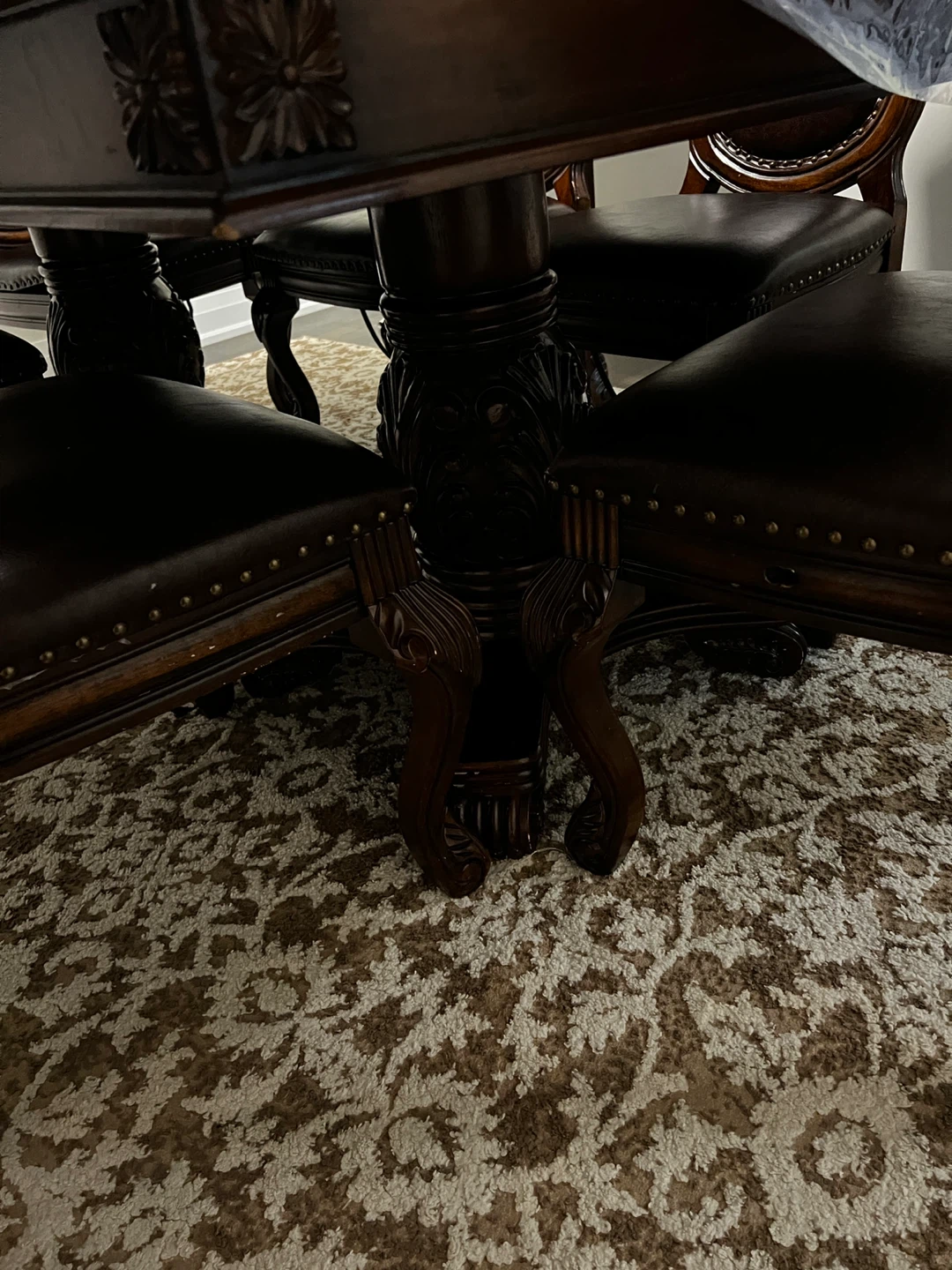 moving sale, Traditional Dining Table and Chairs Set - photo 4