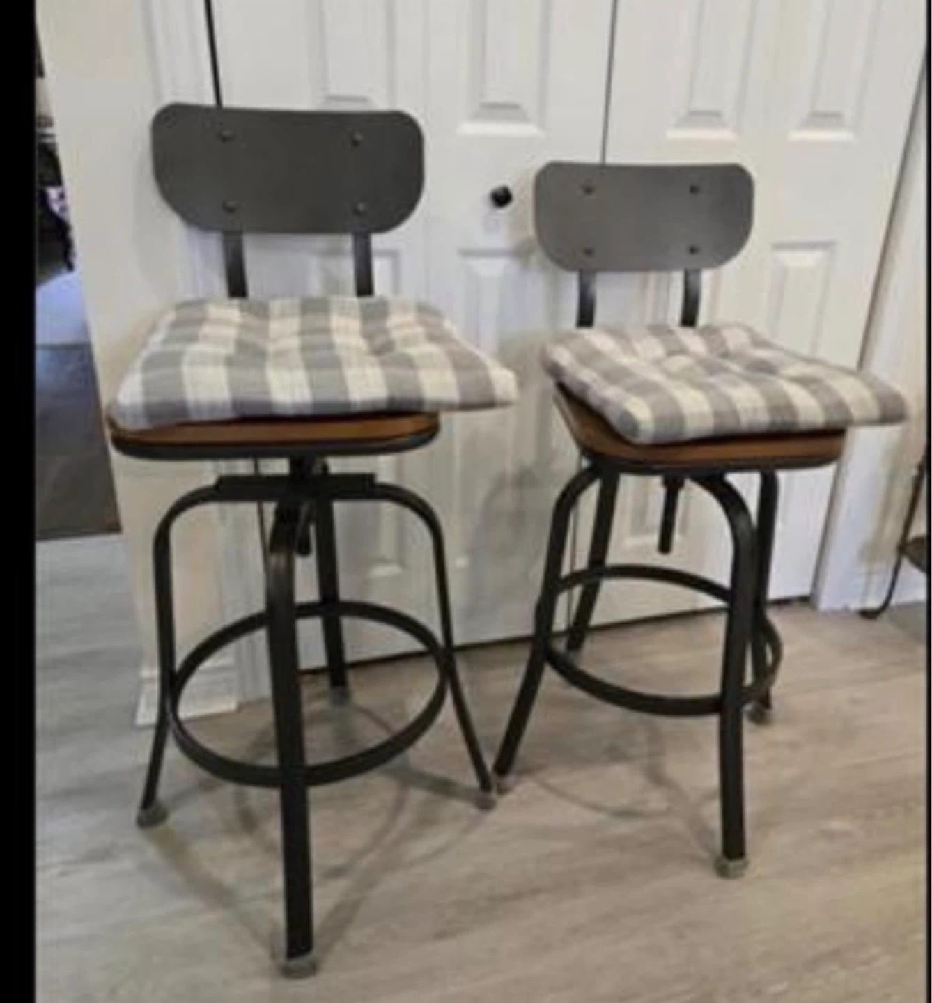 Set of 2 Swivel Bar Stools - photo 2