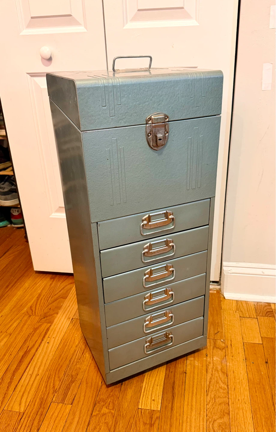 VINTAGE ACORN BRAND MID CENTURY INDUSTRIAL METAL FILE CABINET