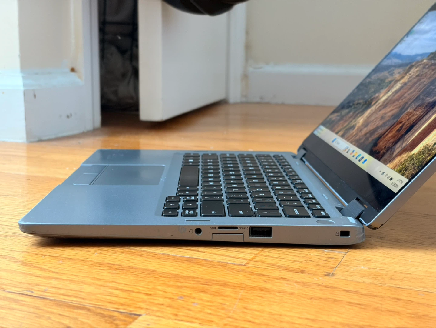 HP latitude 5310 2-in-1 Laptop — i5-10th Gen / 8GB / 256GB - photo 4