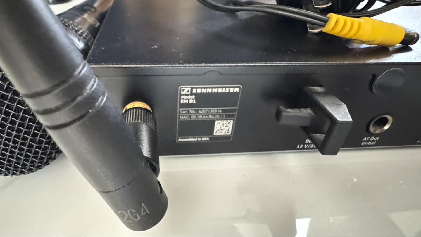 Sennheiser XS Wireless Microphone System - photo 3
