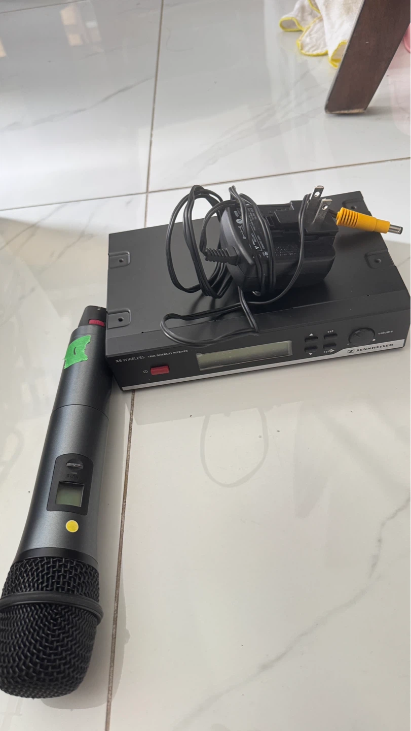 Sennheiser XS Wireless Microphone System