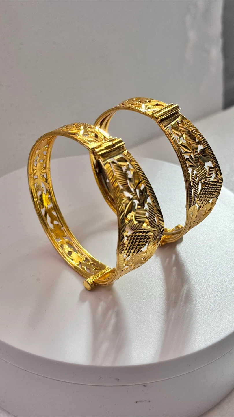 Gold Tone Ornate Bangle Bracelets - Set of 2 - photo 4