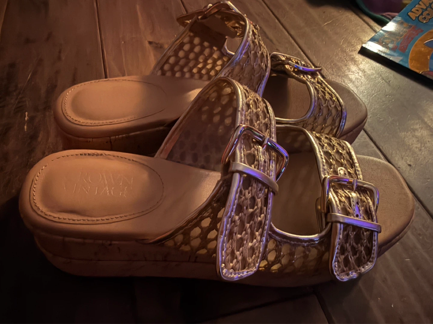 Crown Vintage Gold Woven Slides size 10 - photo 4