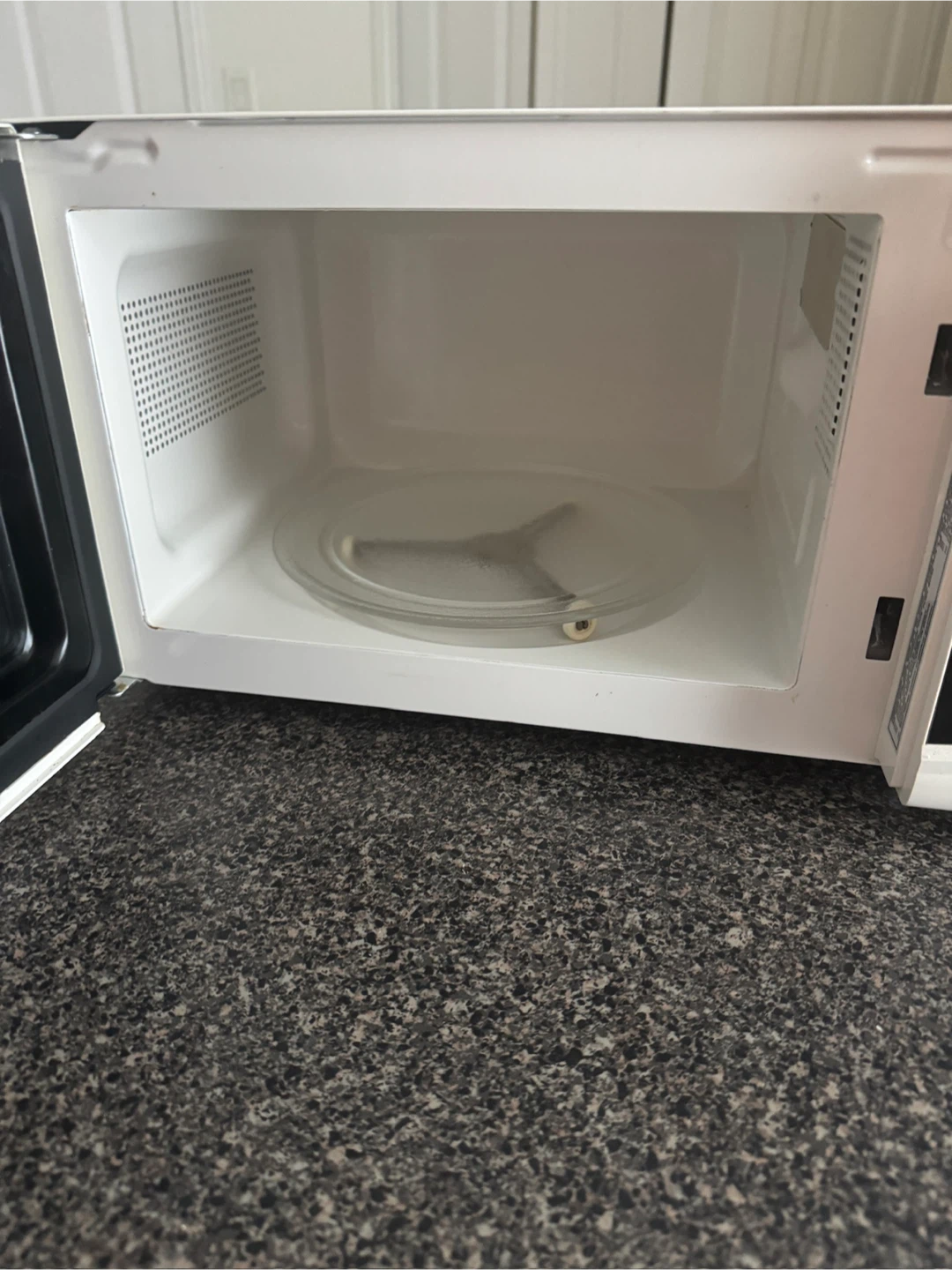 Danby Microwave - photo 2