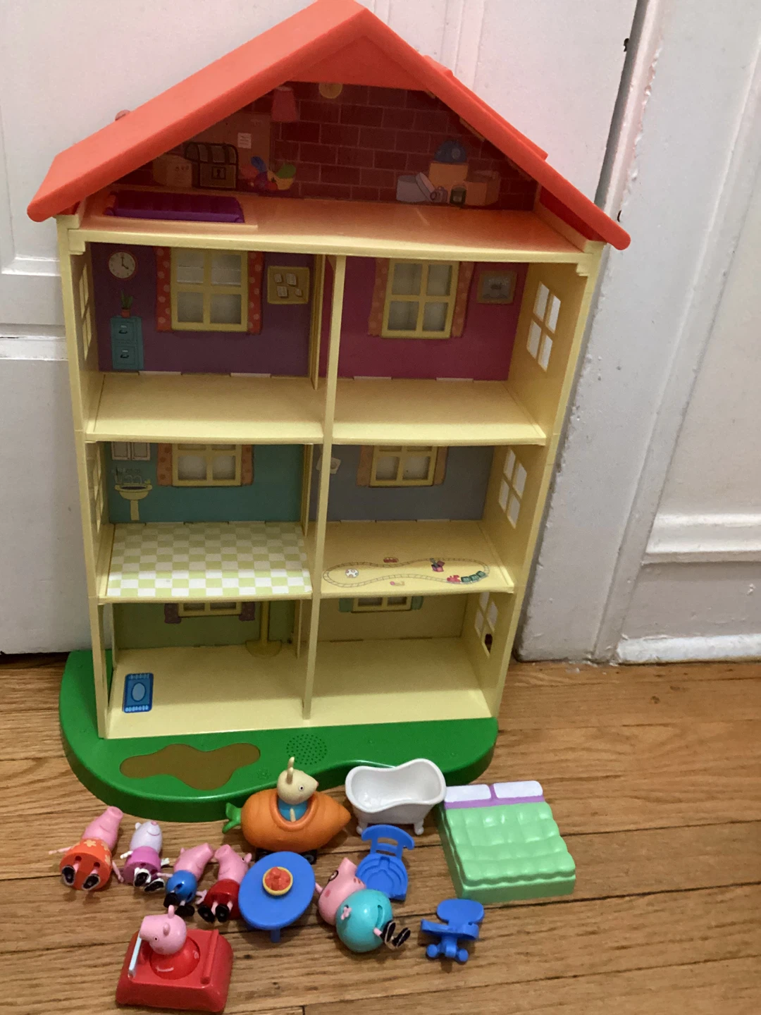 Peppa Pig House Playset with Figures and Furniture and sounds