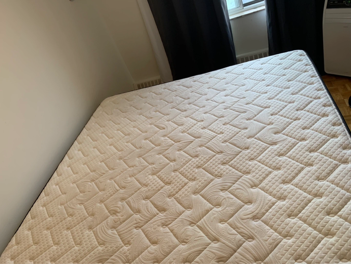 King size Mattress with box spring - photo 4