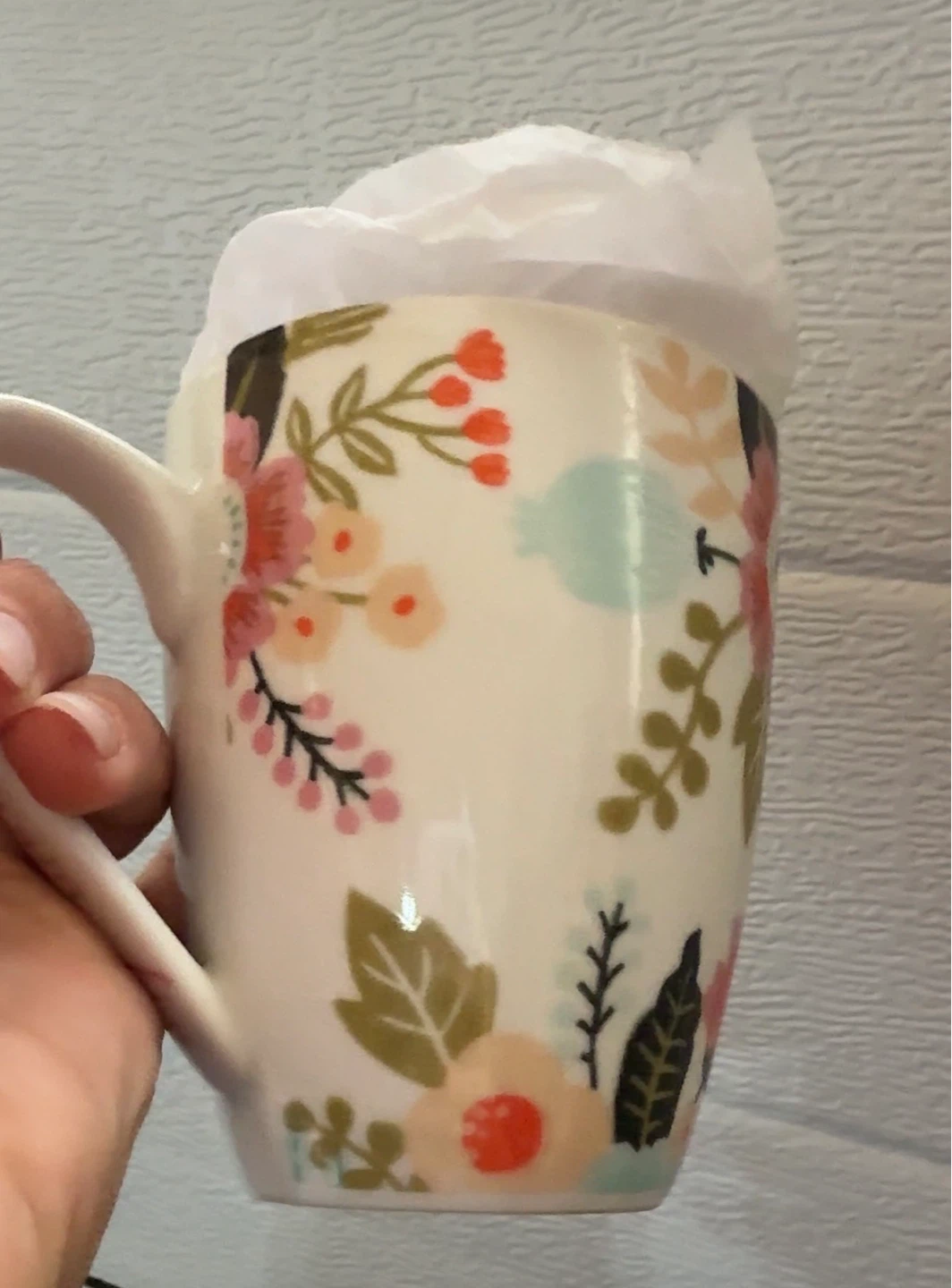 Mugs (4) with "dream big" text and floral design