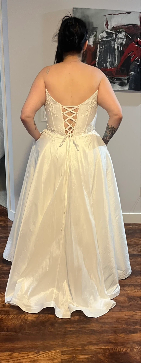 White Strapless Wedding Dress with Corset Back - photo 3