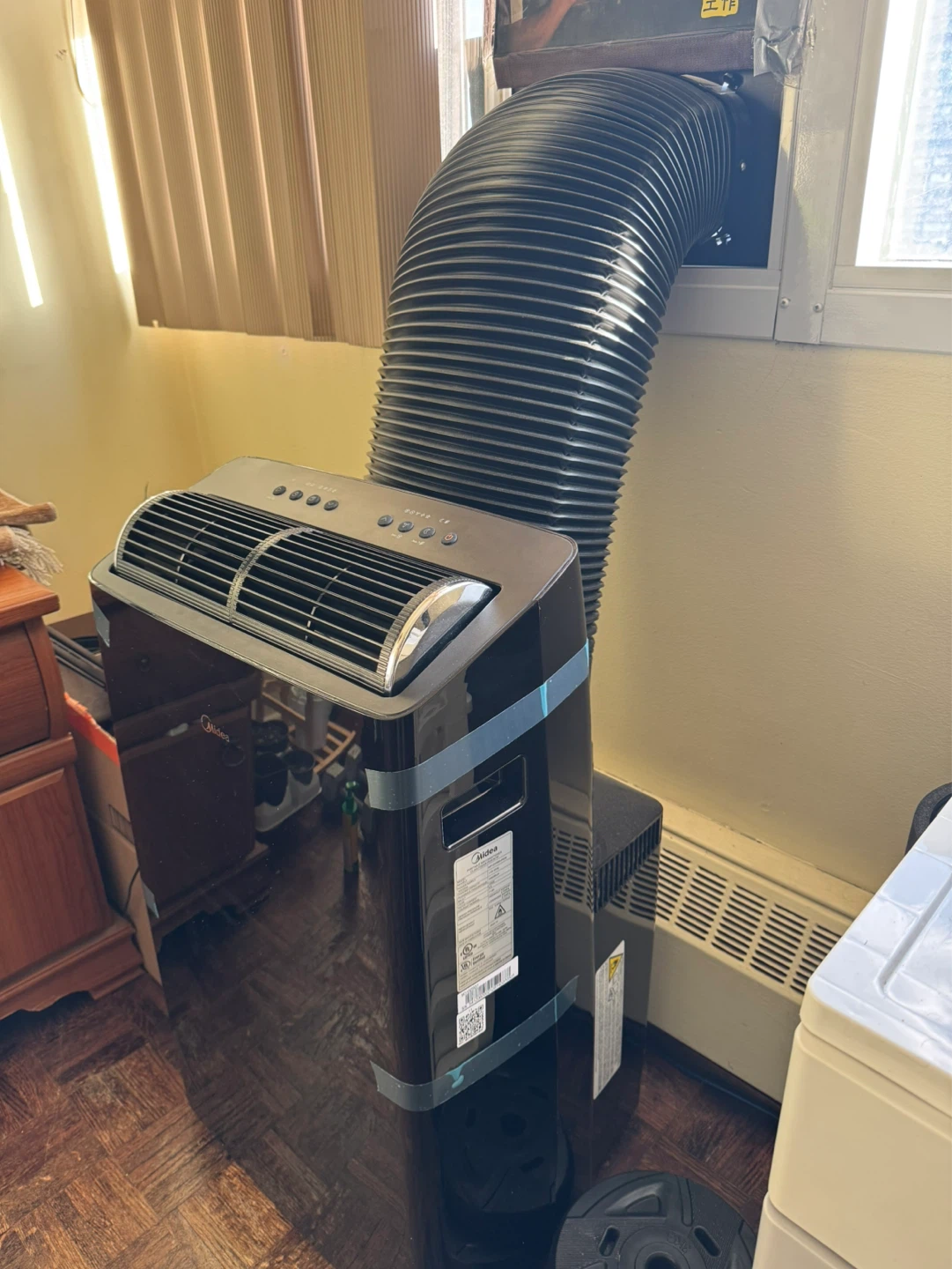 Midea Duo 14,000 BTU Smart Portable Air Conditioner - photo 2