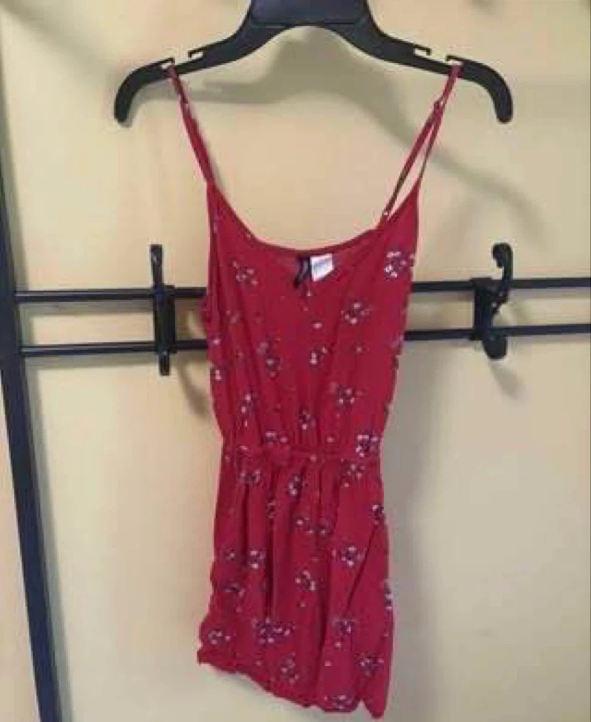 2 dresses & 2 rompers (Small) (Never worn)(All for FREE) - photo 4