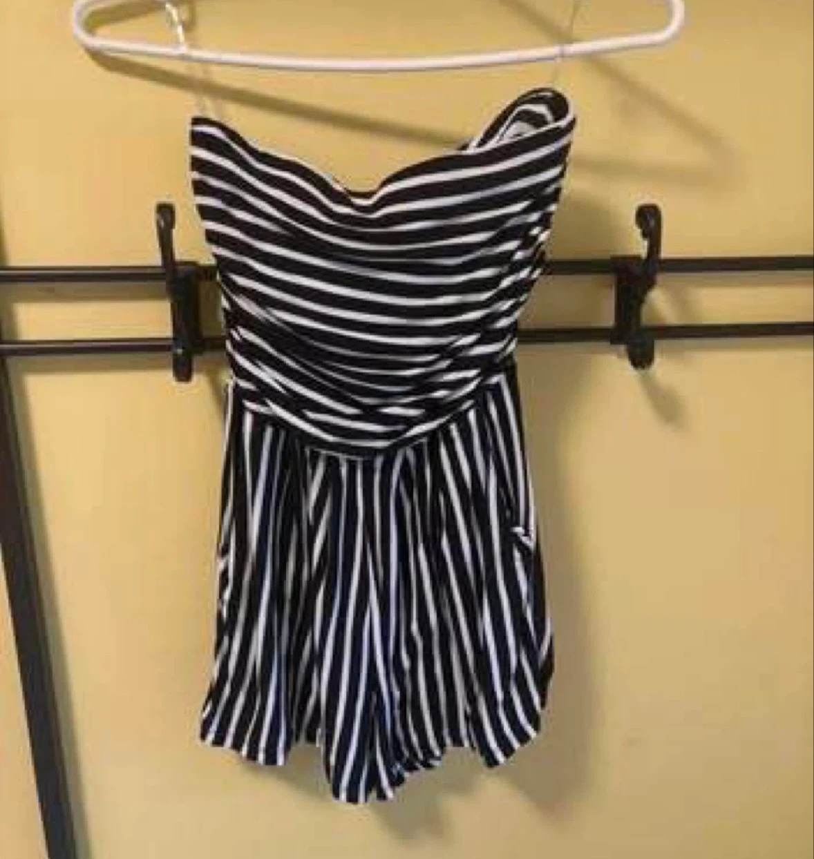 2 dresses & 2 rompers (Small) (Never worn)(All for FREE) - photo 5