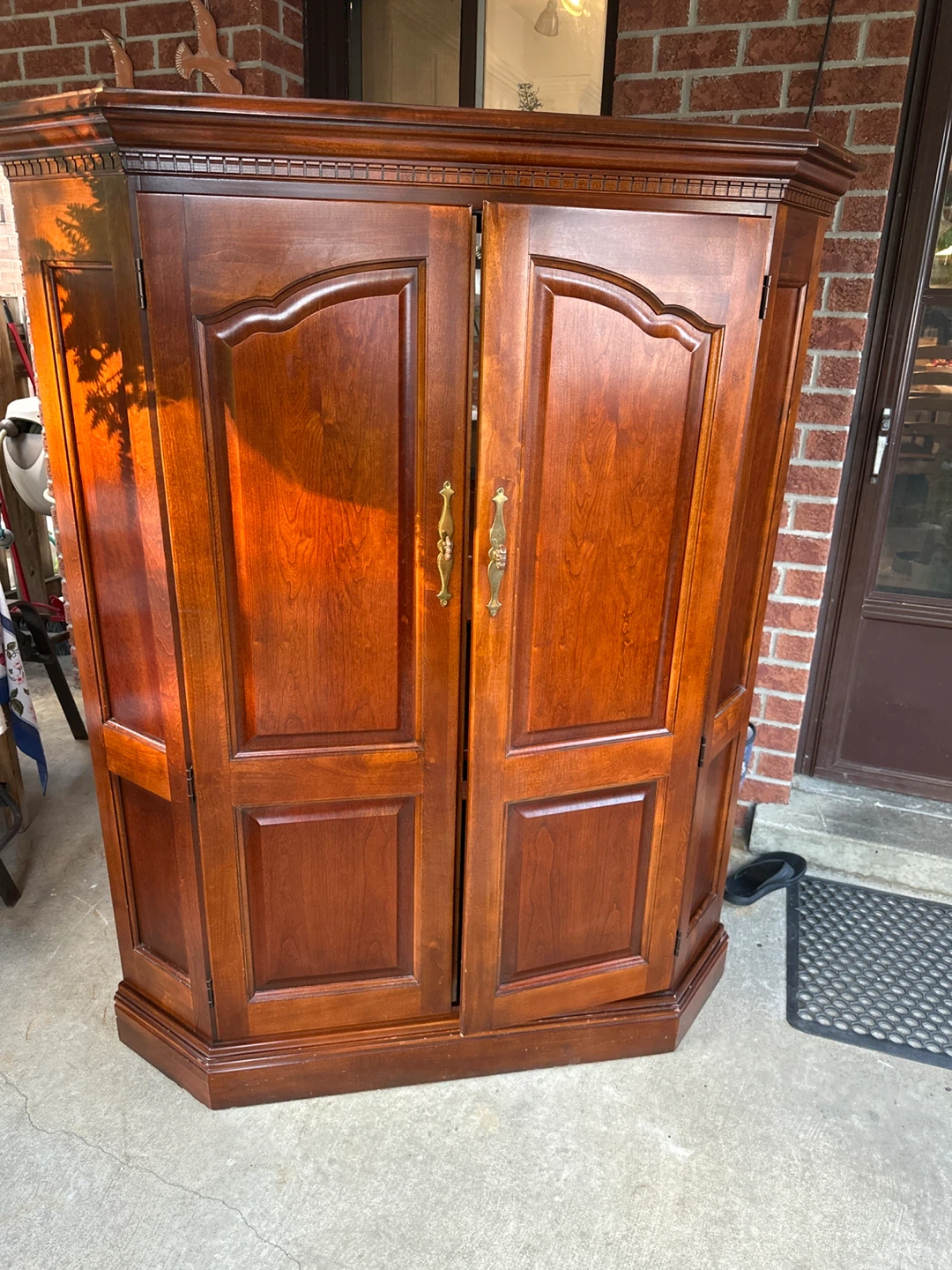 Corner entertainment Cabinet/Storage Unit
