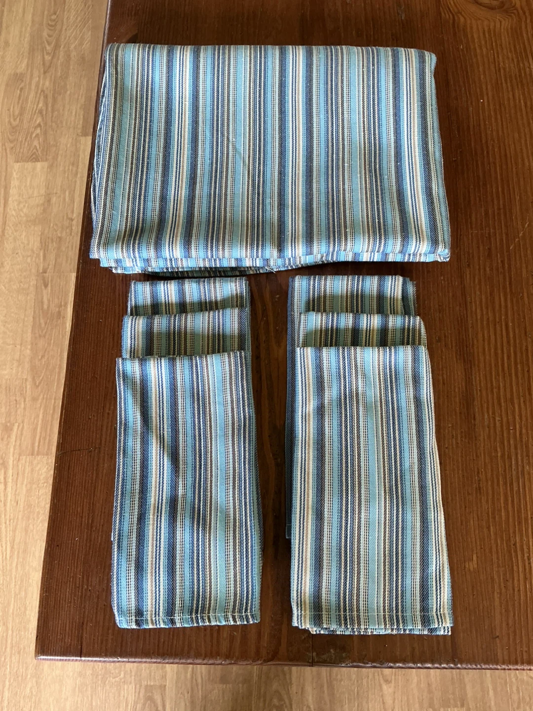Striped Tablecloth and Napkins Set