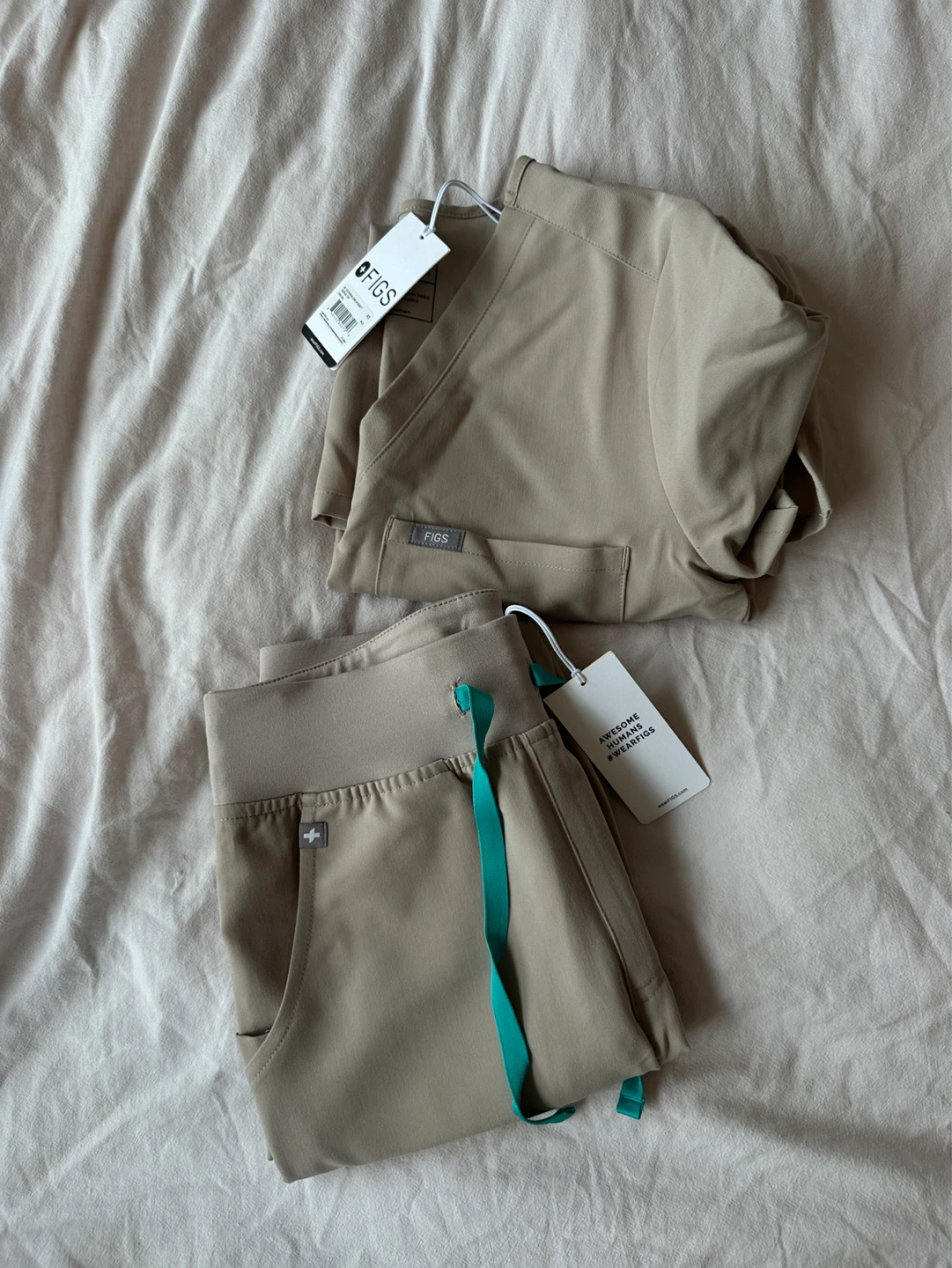 FIGS Scrub Top and Pants Set