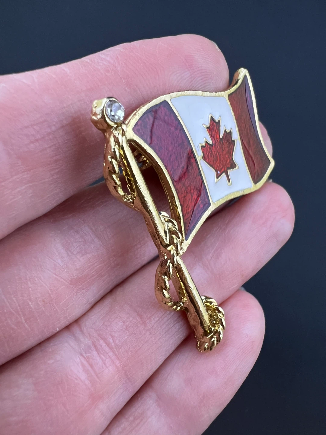 Vintage Canadian Flag Lapel Pin - photo 4